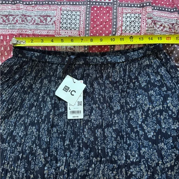 Uniqlo C Pleated Paisley Elastic Waist Skirt - Picture 7 of 11